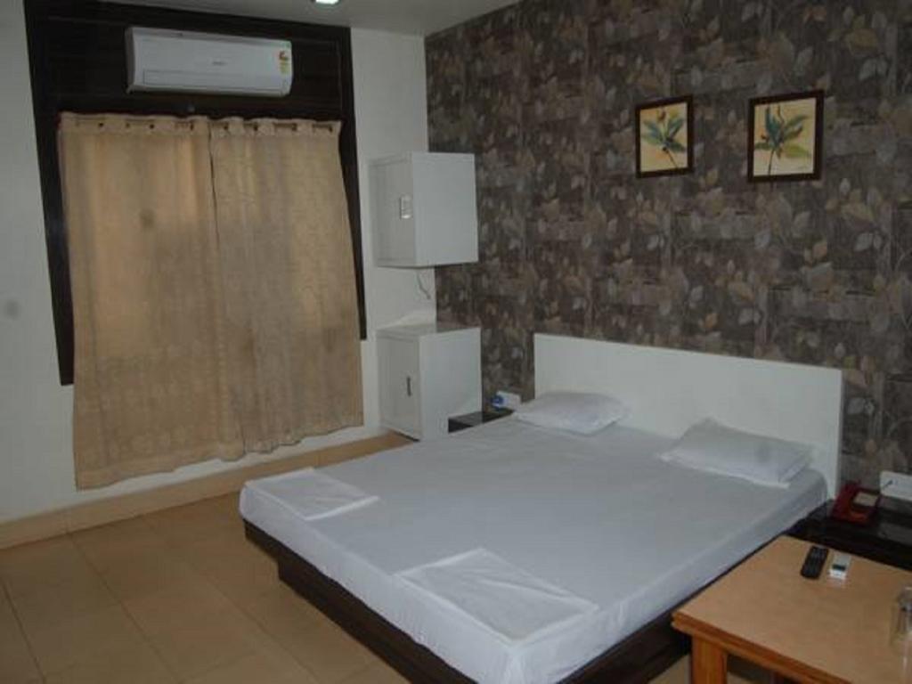 Shivpurī Hotel Sonchiraiya חדר תמונה