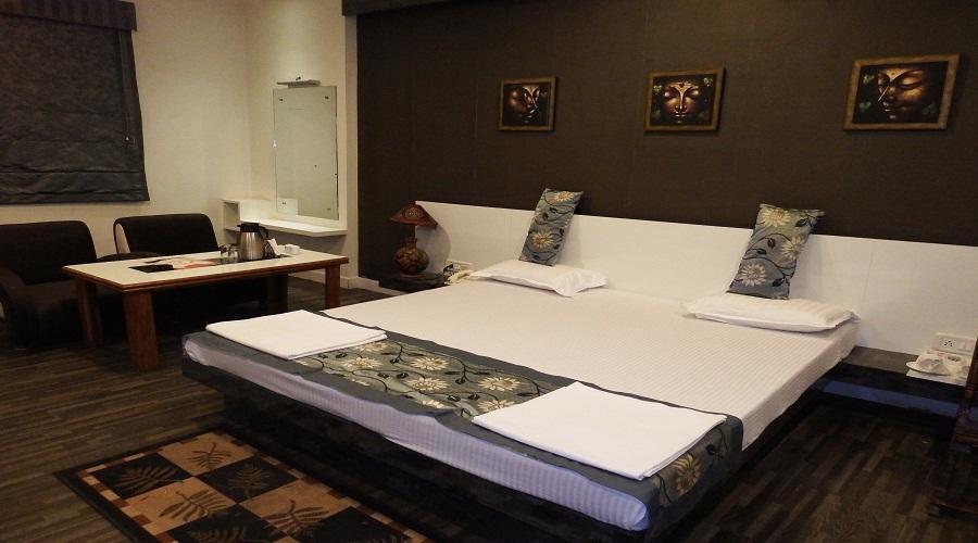 Shivpurī Hotel Sonchiraiya מראה חיצוני תמונה